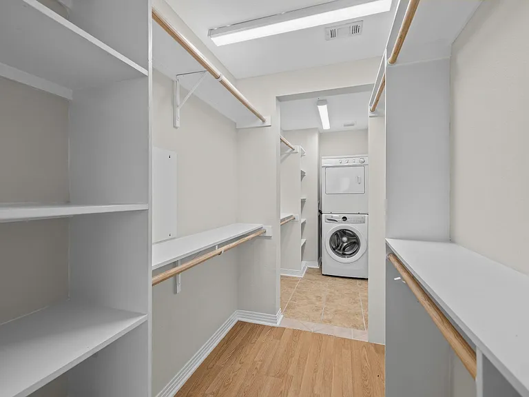 1422 Collier St #206 — Photo 14