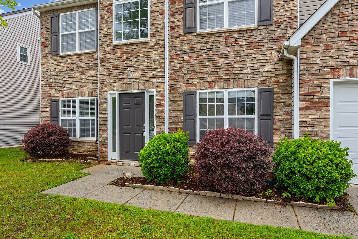 Building Photo - 2704 Piersland Dr