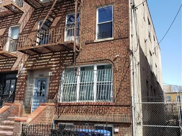 749 Pennsylvania Ave, Brooklyn, NY 11207