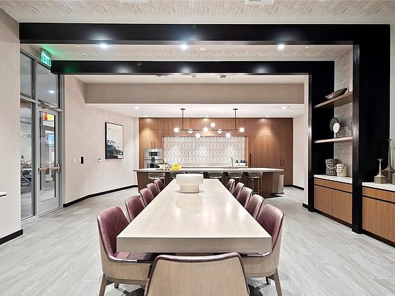 Common Area Kitchen & Dining