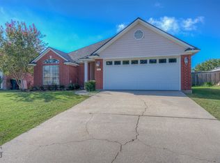 5758 Gold Crest Dr, Bossier City, LA 71112