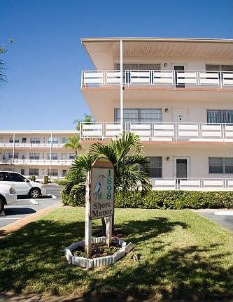 3rd image of 1898 Shore Dr S APT 315