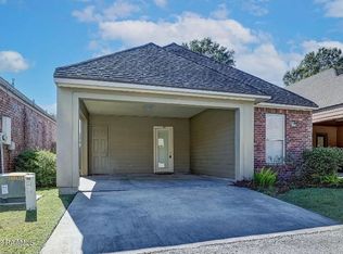 109 Laguna Ln, Lafayette, LA 70508
