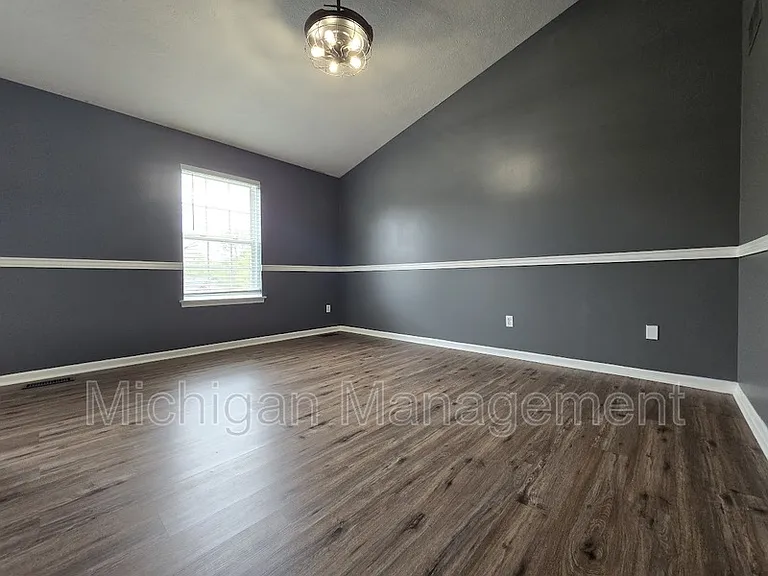 684 Glenlivet St — Photo 28