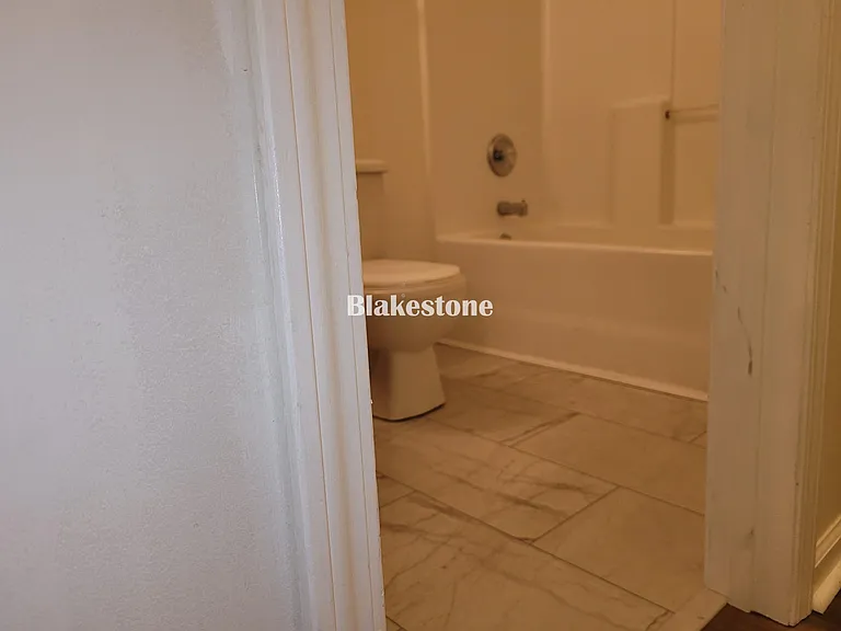 111 Lake Valley Ln — Photo 22