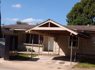 6205 Engleford St, Houston, TX 77026