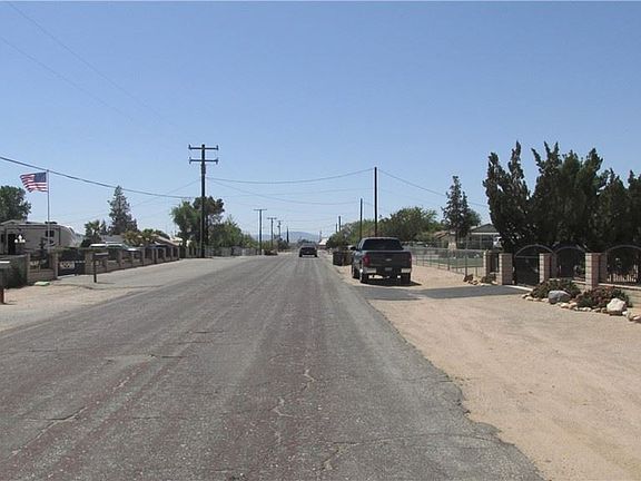4th image of 9942 Hawthorne Ave