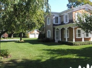 9 Browns Ln, Bellport, NY 11713