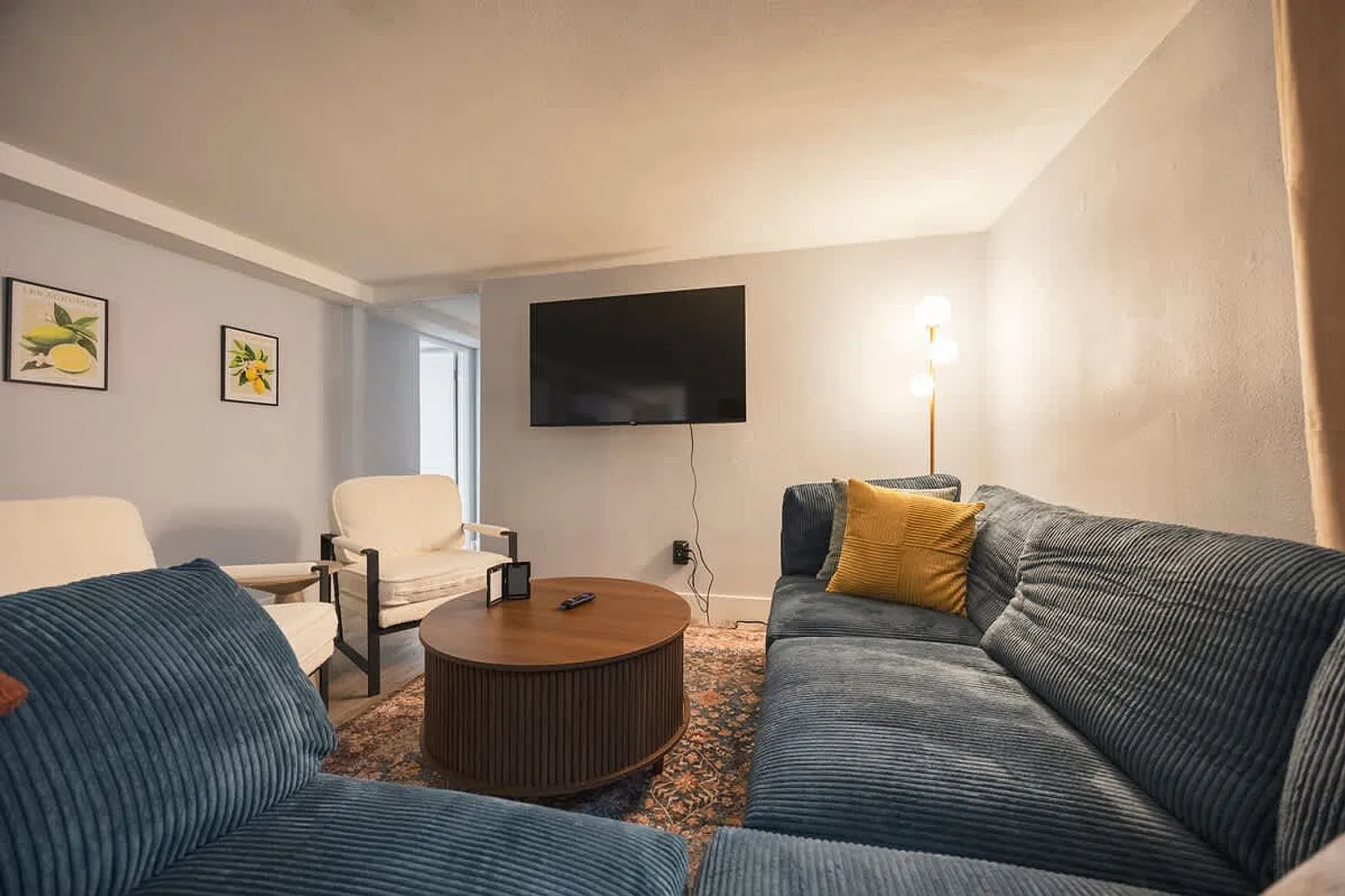 3 bed, 1.0 bath, $3,323 — Photo 4