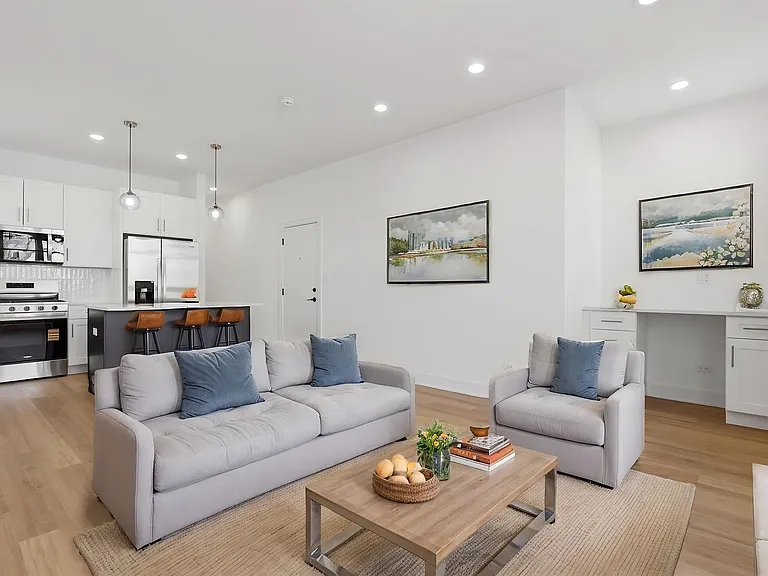 4841 S Prairie Ave #3 — Photo 4