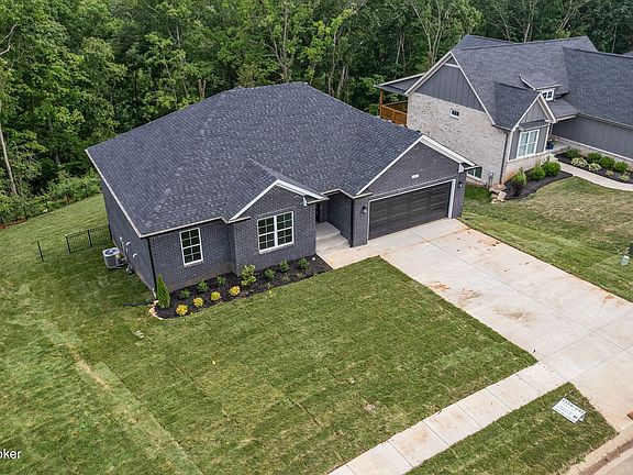 5th image of 388 Bluffs Edge Dr