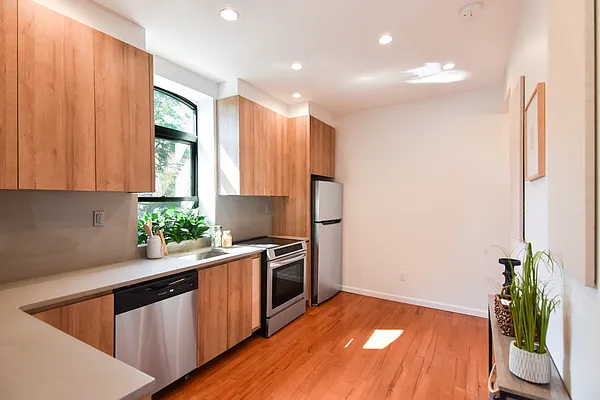 Rented by The Agency | media 13