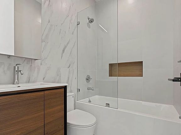 4th image of 408 Hawthorne St #2A