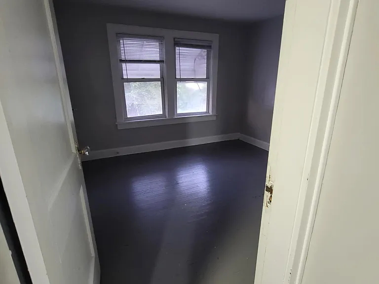 2208 Barrymore Ave — Photo 9