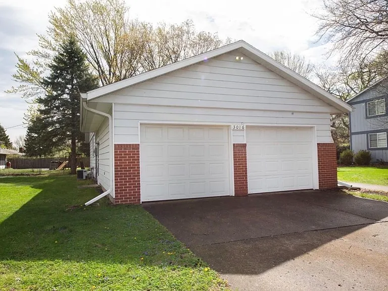 3016 Covington St — Photo 2