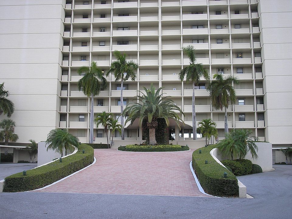 1st image of 130 LAKESHORE Drive #322