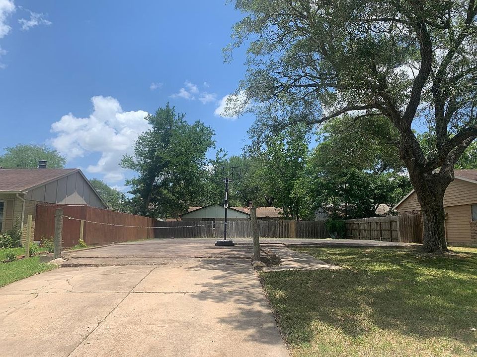 2nd image of 6835 Tara Dr