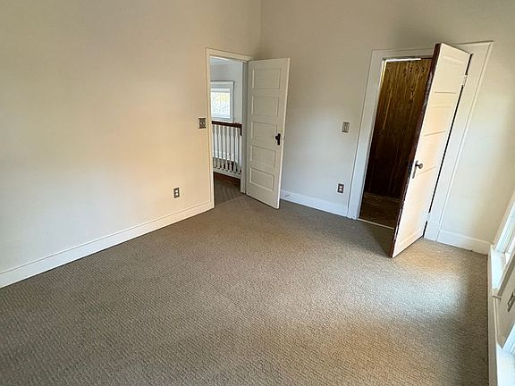 4th image of 10247 Dunn Ave