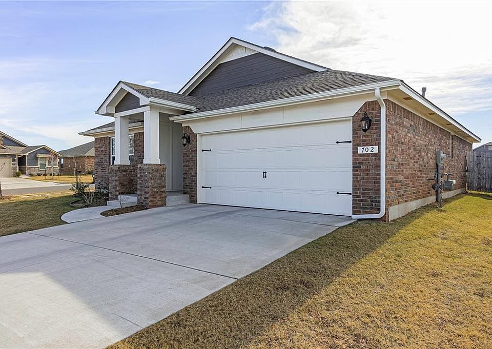 1st image of 702 Blue Fish Dr