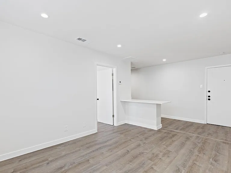 3921 Rawlins — Photo 9