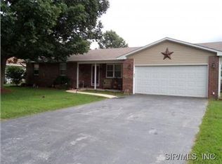 209 Stevens Pl, Brighton, IL 62012