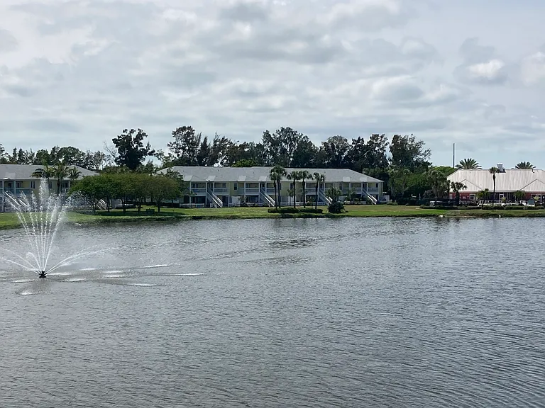 190 Pompano Dr SE #C — Photo 14