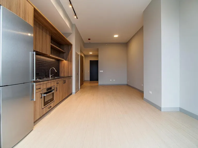920 N Wells — Photo 38