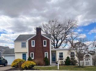 865 E Squantum St, Quincy, MA 02171