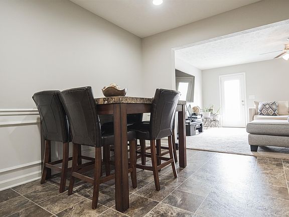 5th image of 4349 Aurora Cir