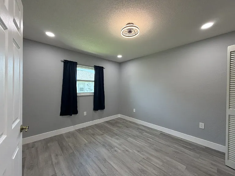 323 Aurora St NW — Photo 21