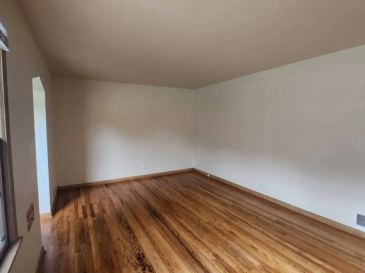2 bed, $1,300 — Photo 3