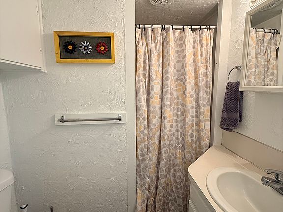 3rd image of 722 3rd St APT 3