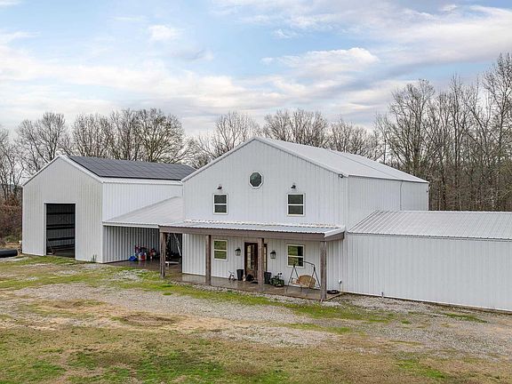 2nd image of 1135 Bee Bayou Rd