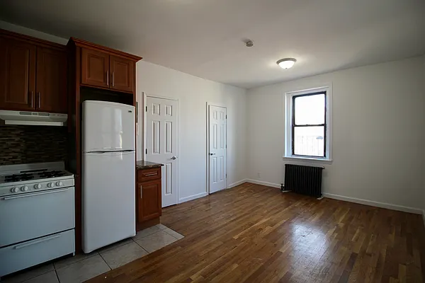 Rented by Hagstrom Management Inc | media 12