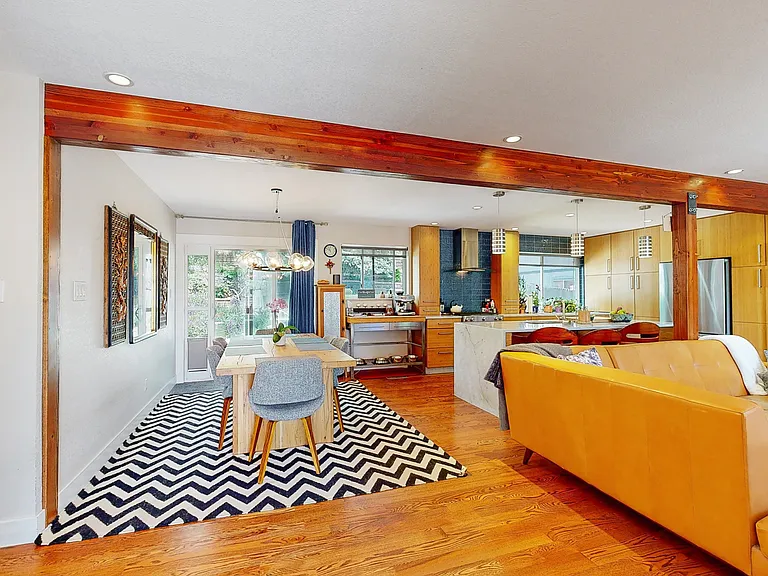 635 S Devinney Way — Photo 3