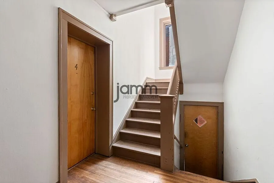 2-Bedroom Apartment near Case Western! — Photo 4