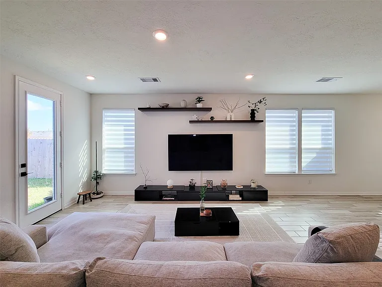 8214 Leisure Point Dr — Photo 5