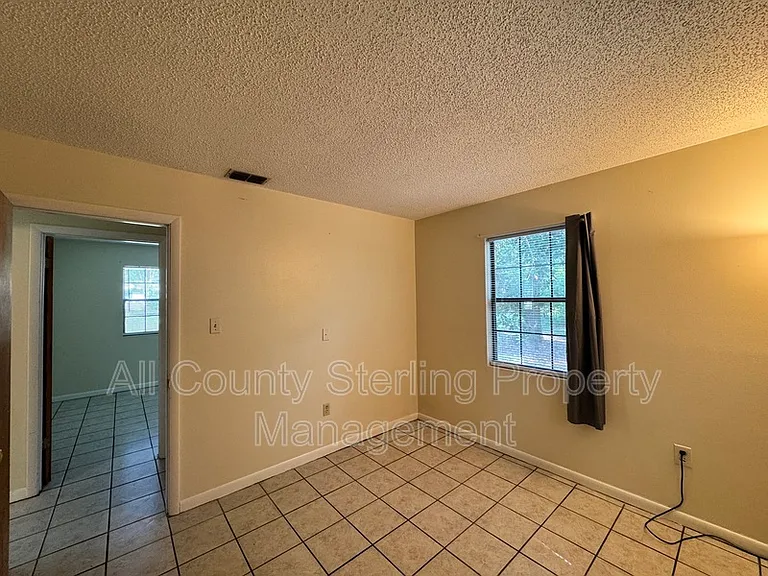 159 SW Elizabeth Ct — Photo 10
