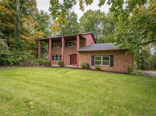 4855 Ridgeside Cir SE, Canton, OH 44707