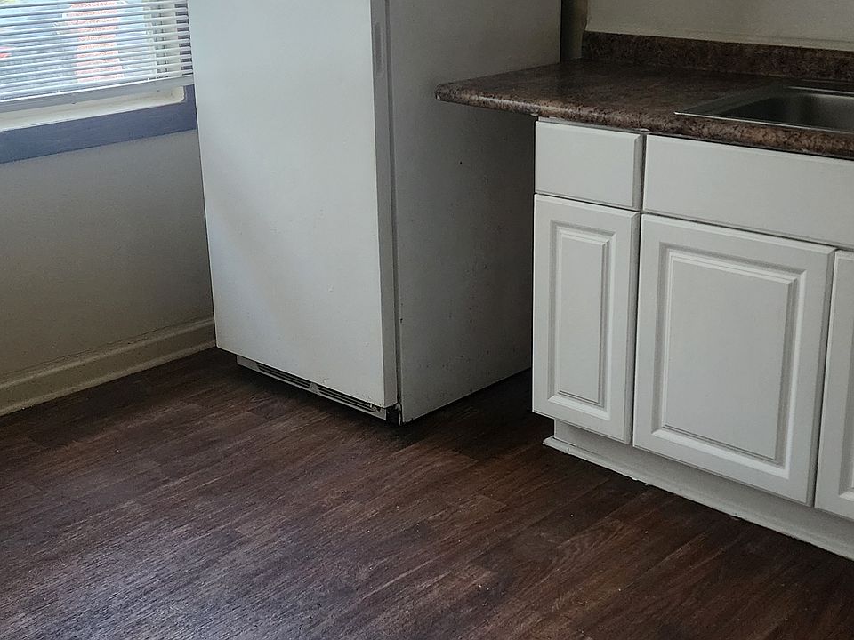 2nd image of 328 Rogers Pl #A