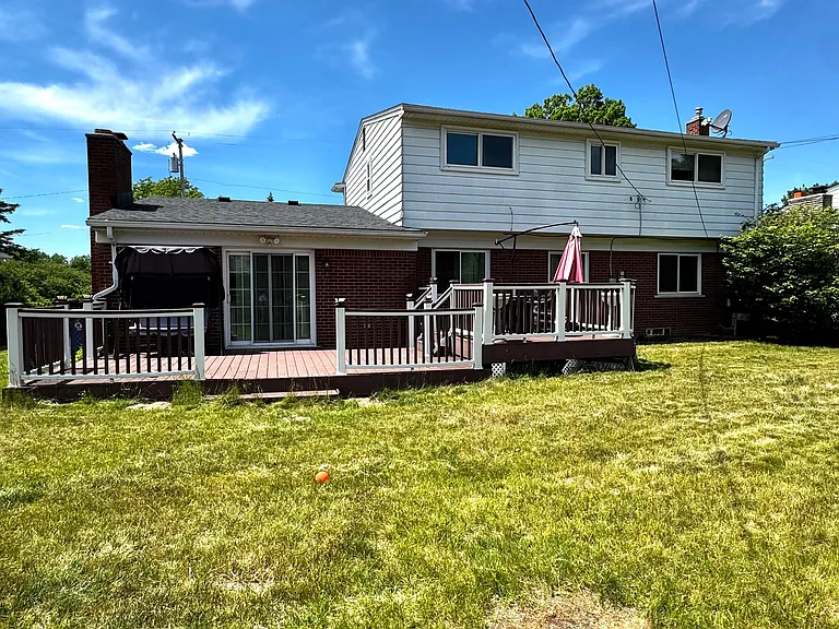10922 Chicago Rd — Photo 33