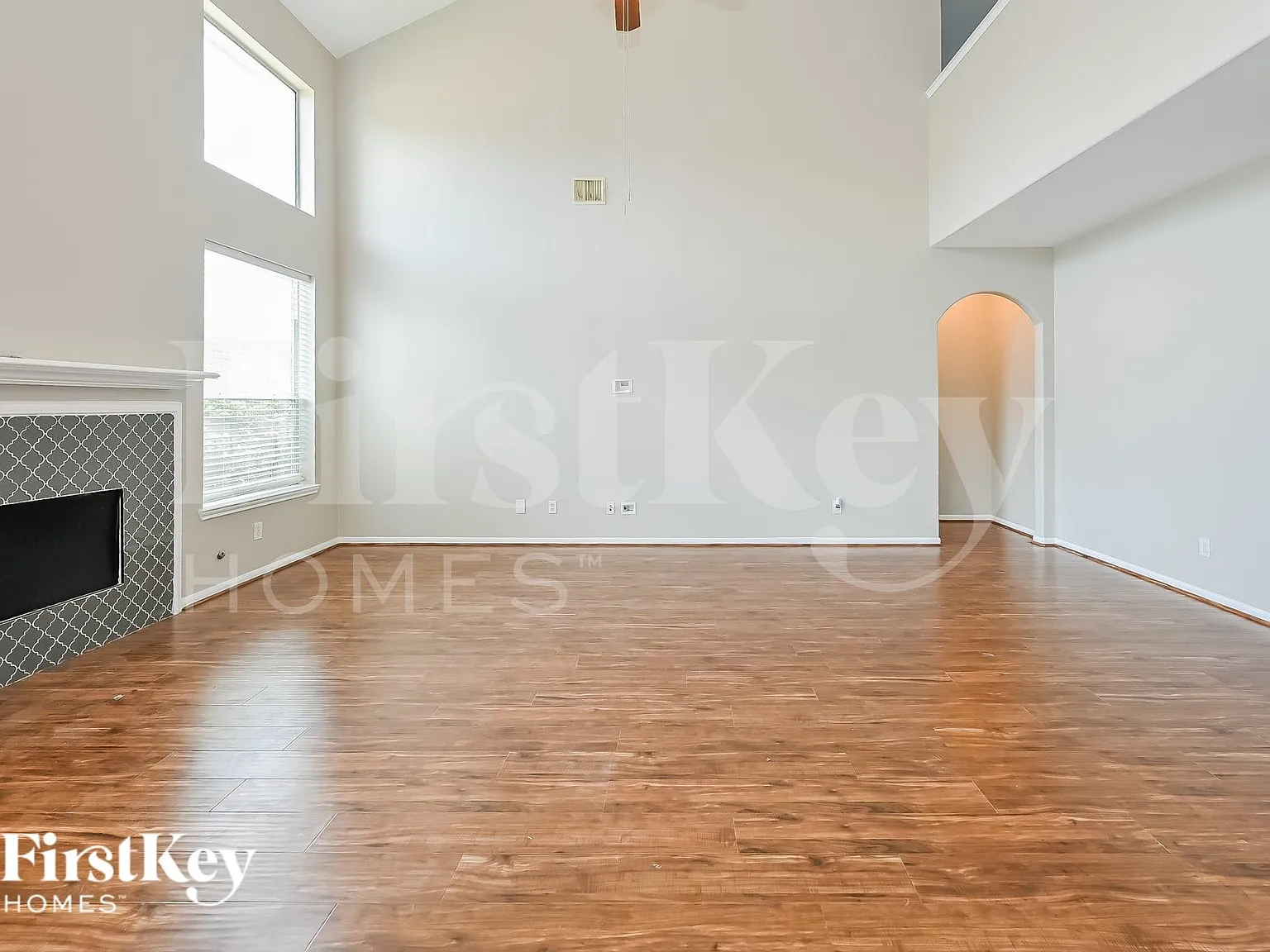 4 bed, 2.5 bath, 2721 sqft, $2,670 — Photo 3