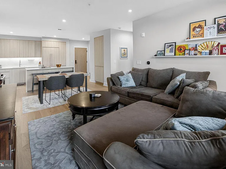 737 Swann Ave #310 — Photo 8