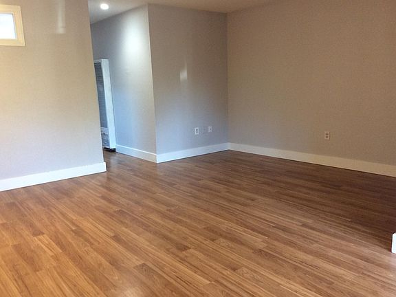 dining area/hallway/living room