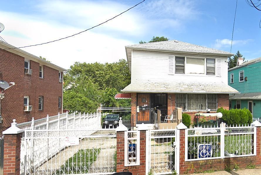 1st image of 11551 144th St