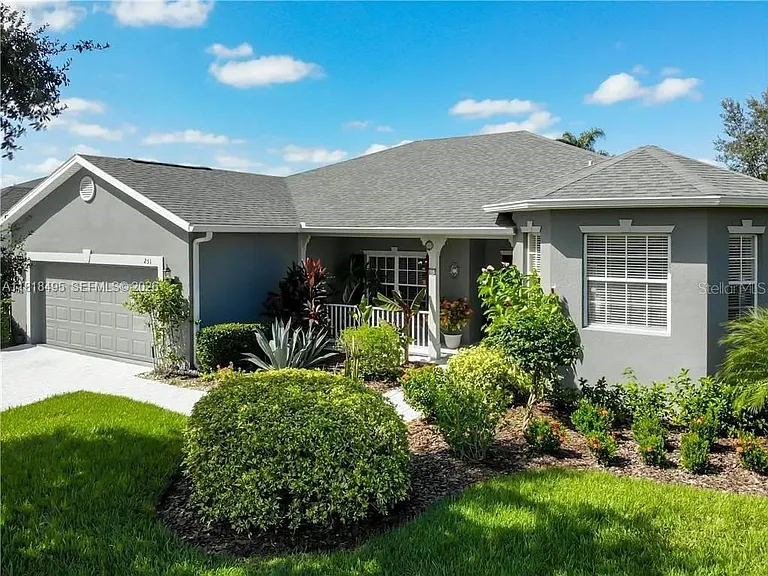 251 Rock Springs Dr — Photo 2