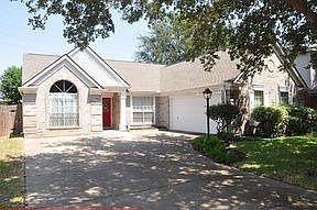 1st image of 715 Hawthorn Pl