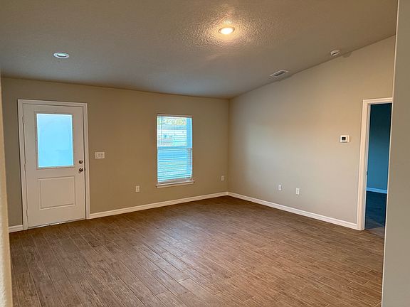 5th image of 1101 San Filippo Dr SE