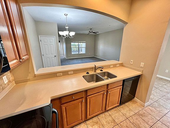 3rd image of 103 Royal Crest Ct