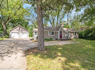 16750 Middlebelt Rd, Livonia, MI 48154